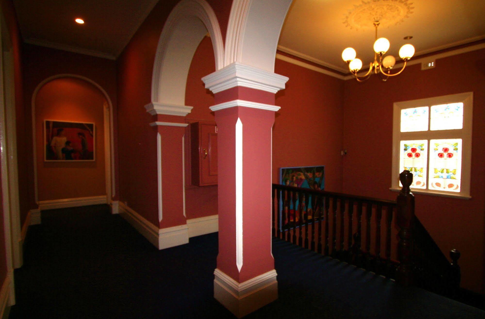 The York Palace Accommodation Extérieur photo